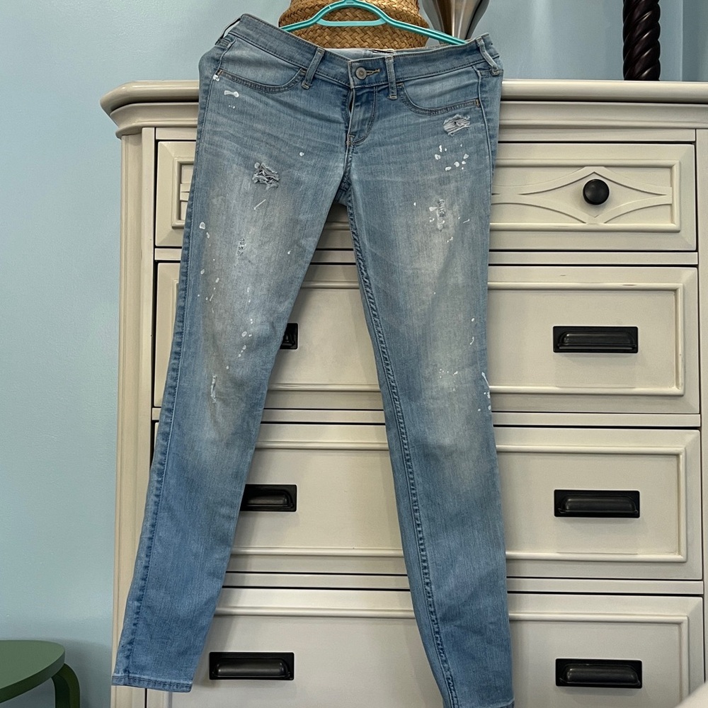 Hollister Distressed Jeans - W26 L29 - Paint Splatter & Ripped Details